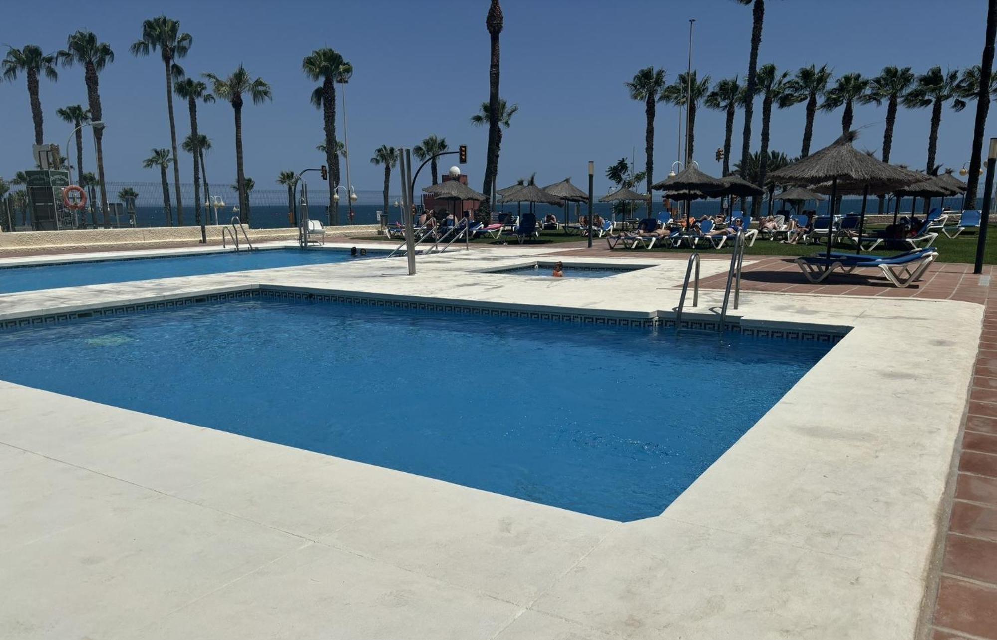 Aloha Playa Vistas Al Mar Lejlighed Benalmádena Eksteriør billede