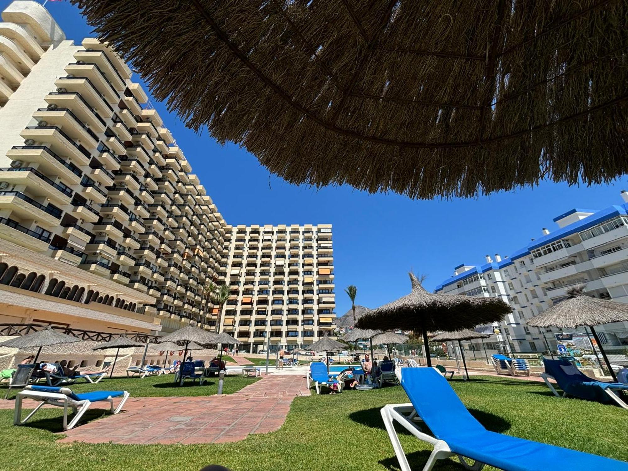 Aloha Playa Vistas Al Mar Lejlighed Benalmádena Eksteriør billede