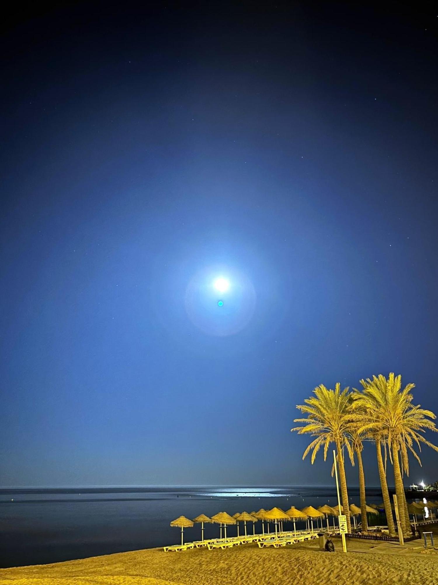 Aloha Playa Vistas Al Mar Lejlighed Benalmádena Eksteriør billede